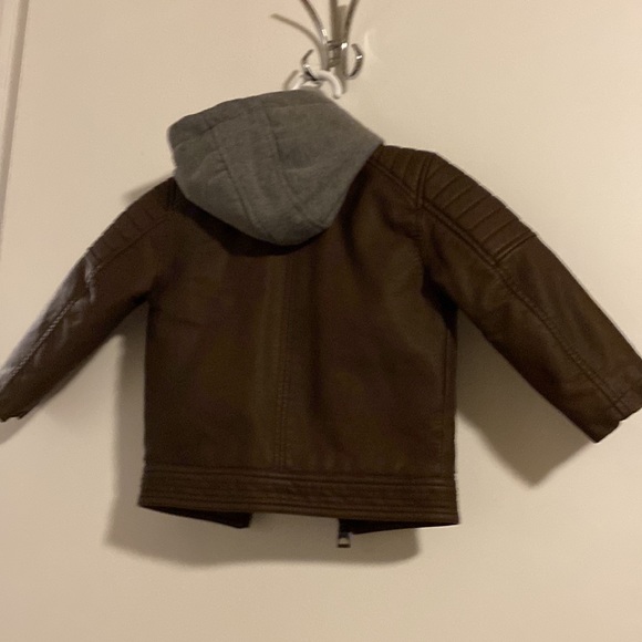 Guess size 3 boys jacket with removable hoodie - Picture 5 of 8